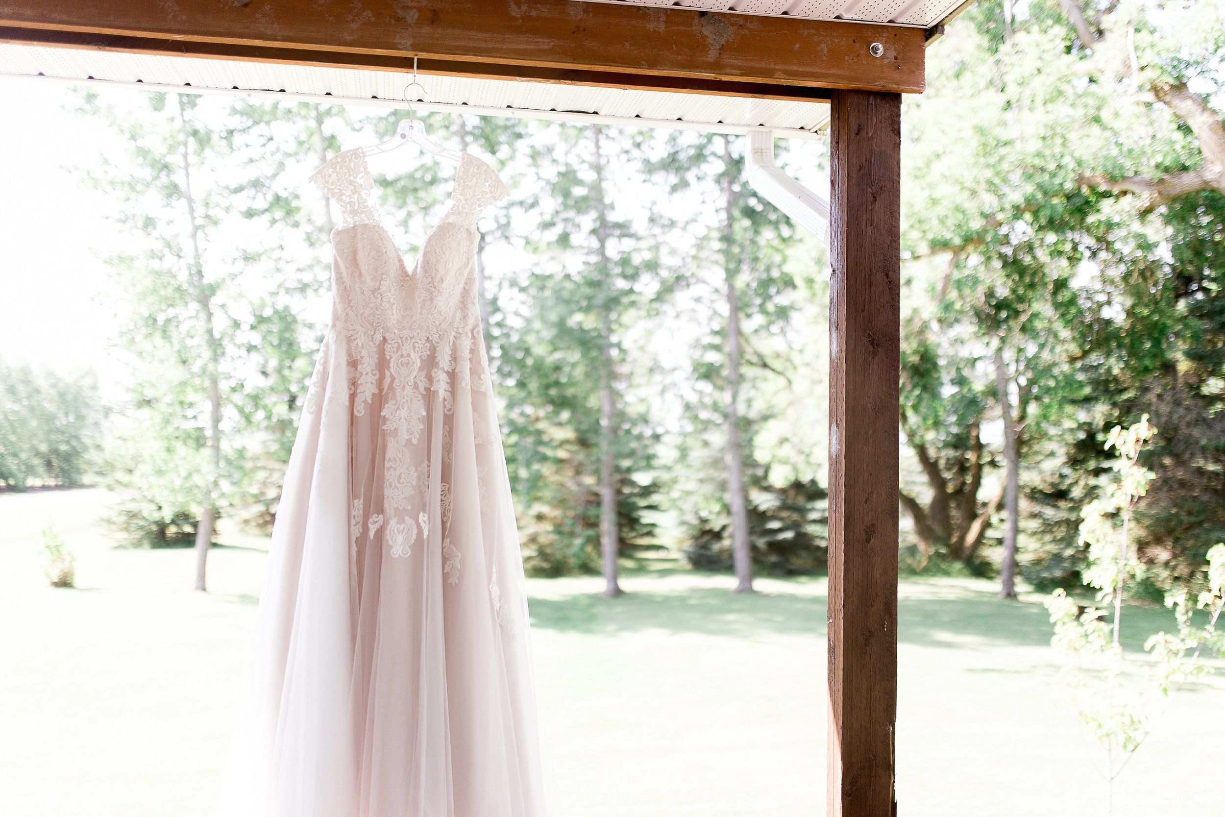 Blush Wedding Dress, Stella's Bridal Wedding Dress, Manitoba Wedding Photographer, Prairie Wedding, Keila Marie Photography