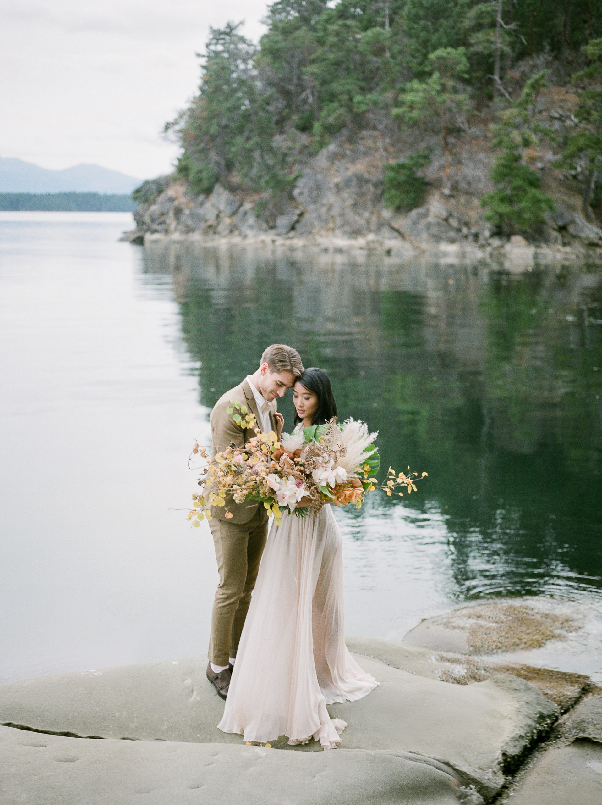 BC Wedding Photographer, Fine Art Wedding, Leanne Marshall Wedding Dress, West Coast Wedding, PNW Wedding, Light & Airy Wedding Photographer