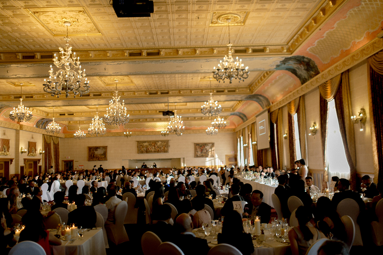 fort garry hotel wedding venue reception photos by winnipeg wedding photographer