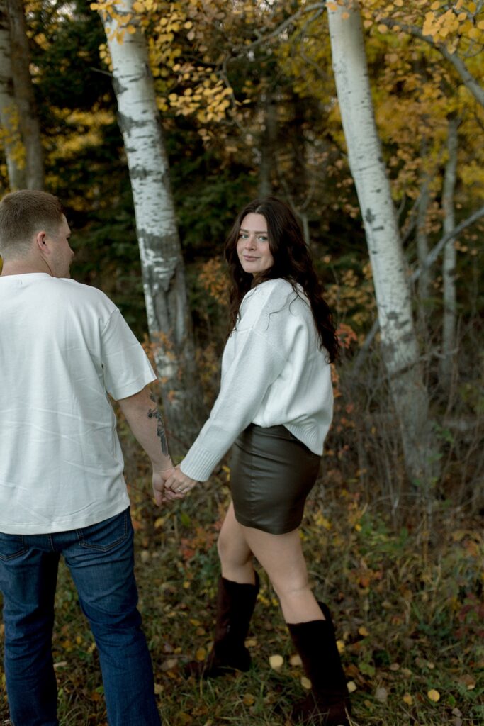 Backyard Engagement Session in Manitoba, Winnipeg Engagement Session Locations, Where to do engagement photos in winnipeg, winnipeg wedding photographer, manitoba wedding photographer