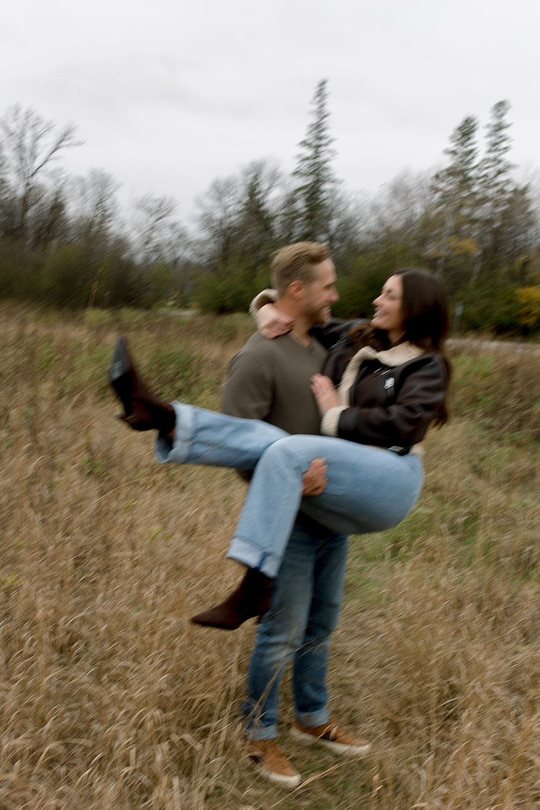 assiniboine park engagement photos fall autumn winnipeg wedding photographer