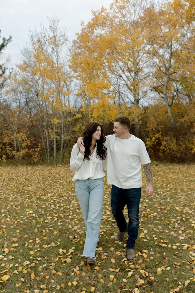 Backyard Engagement Session in Manitoba, Winnipeg Engagement Session Locations, Where to do engagement photos in winnipeg, winnipeg wedding photographer